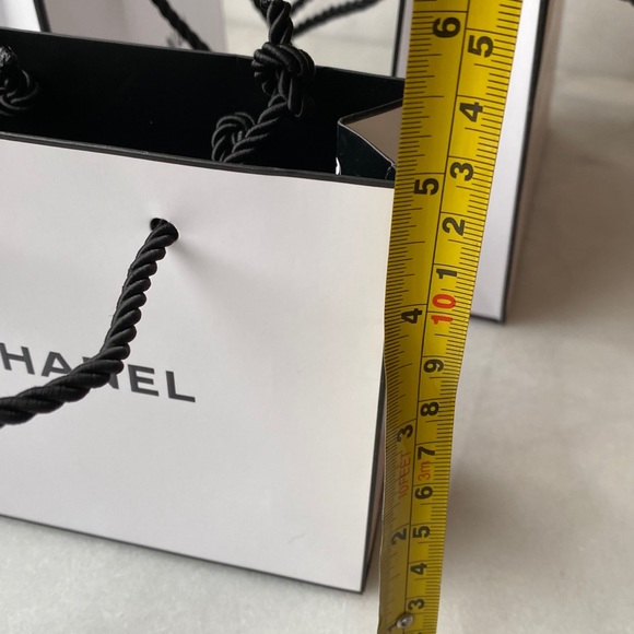 2 x Chanel Mini Paper Shopping Bags - Picture 5 of 5